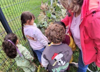 Mit den Kindern im Garten Mit den Kindern im Garten
