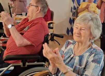 Senioren klatschen